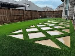 Landscapers artificial turf in Dallas